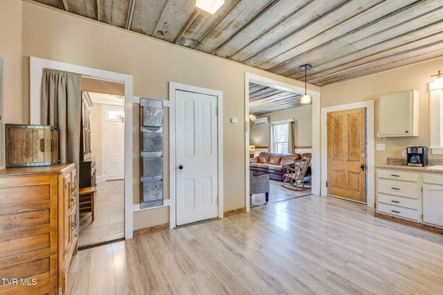 195 Opie Arnold Road, Limestone, TN 37681
