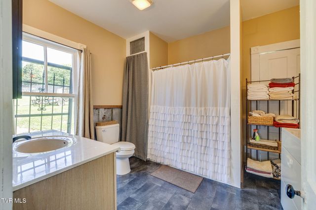195 Opie Arnold Road, Limestone, TN 37681