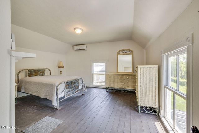 195 Opie Arnold Road, Limestone, TN 37681