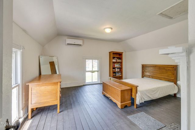 195 Opie Arnold Road, Limestone, TN 37681