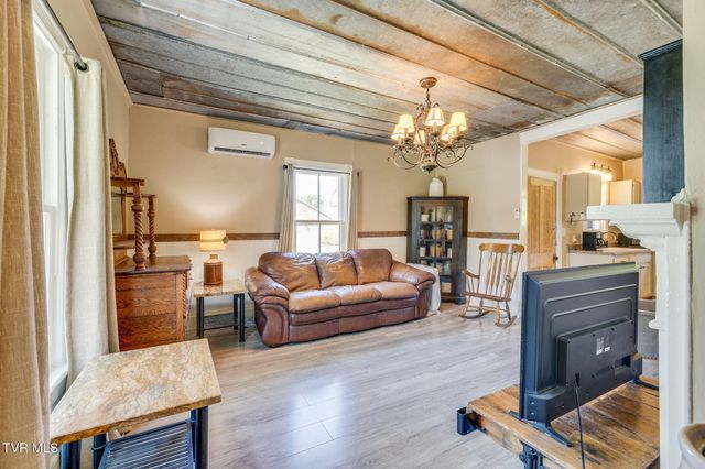 195 Opie Arnold Road, Limestone, TN 37681