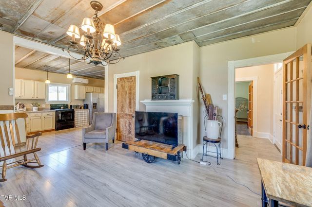 195 Opie Arnold Road, Limestone, TN 37681