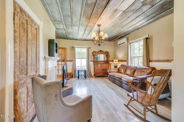 195 Opie Arnold Road, Limestone, TN 37681