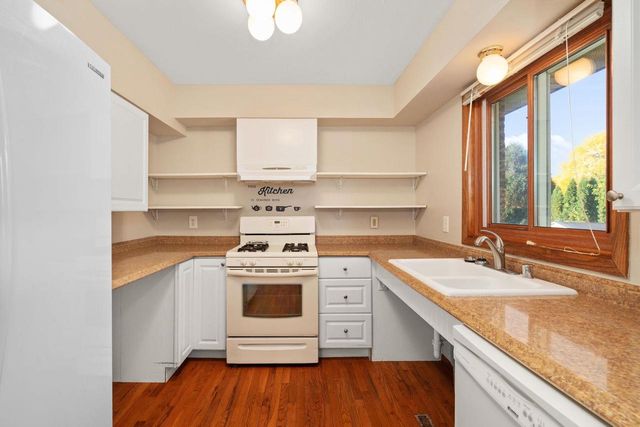 1722 S Thompson Drive, Madison, WI 53716