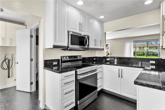 1722 Mitchell Avenue 21, Tustin, CA 92780