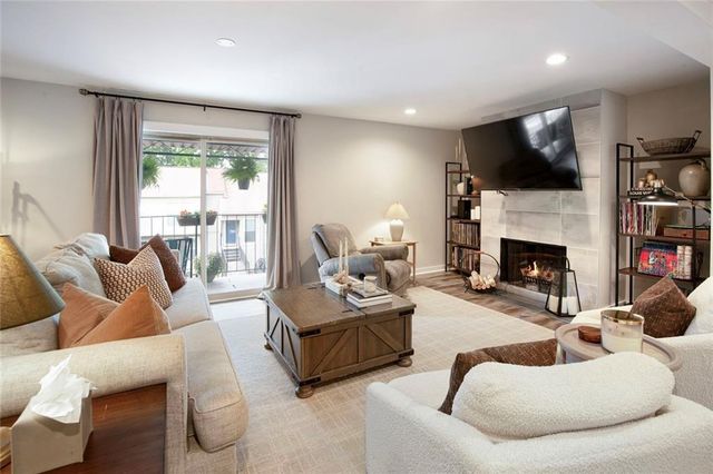 1722 Woodcliff Court NE, Atlanta, GA 30329