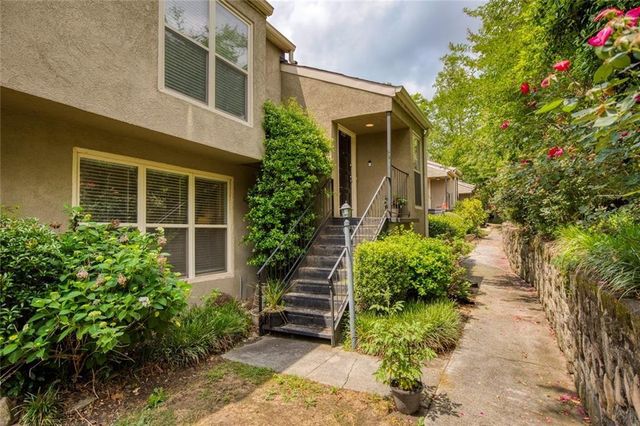 1722 Woodcliff Court NE, Atlanta, GA 30329