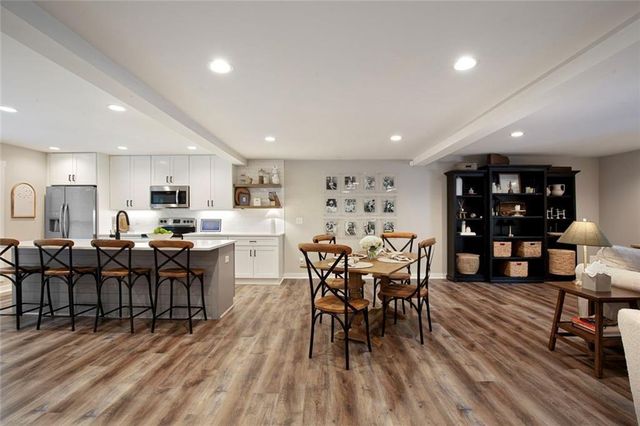 1722 Woodcliff Court NE, Atlanta, GA 30329