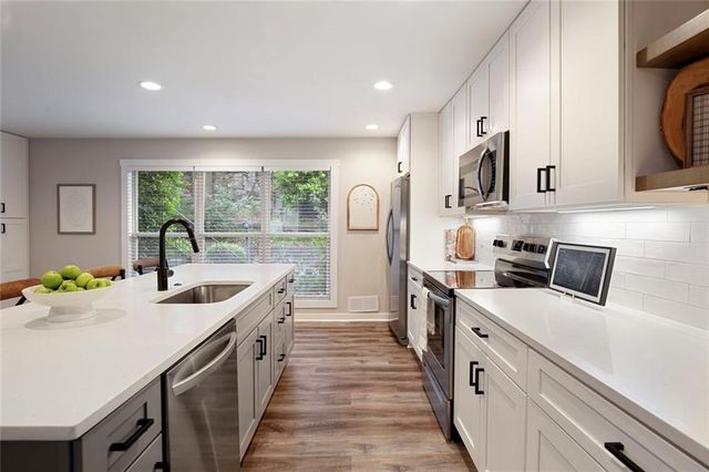 1722 Woodcliff Court NE, Atlanta, GA 30329