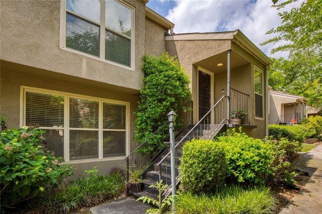 1722 Woodcliff Court NE, Atlanta, GA 30329