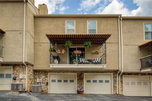 1722 Woodcliff Court NE, Atlanta, GA 30329
