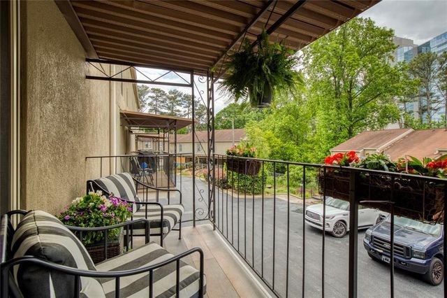 1722 Woodcliff Court NE, Atlanta, GA 30329