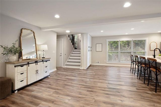 1722 Woodcliff Court NE, Atlanta, GA 30329