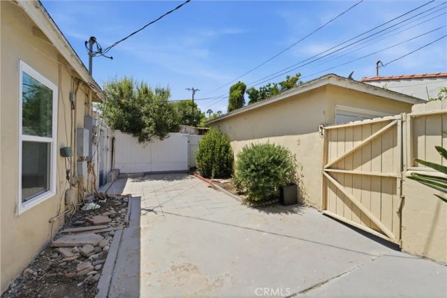 9056 Airdrome Street, Los Angeles, CA 90035