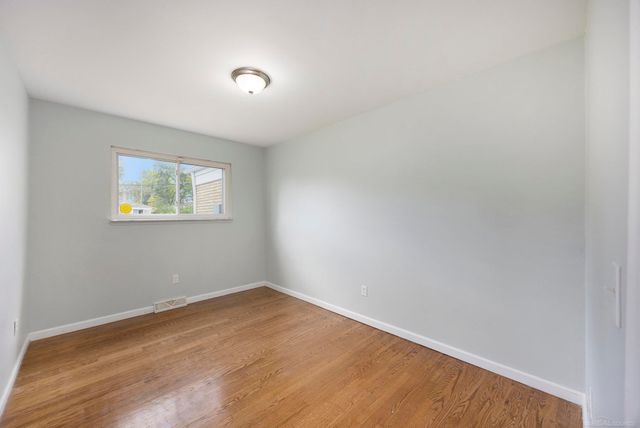 2987 Chesterfield Drive, Troy, MI 48083