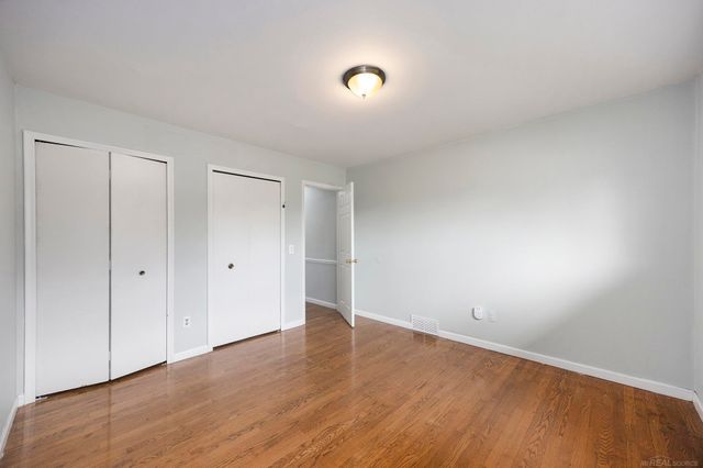 2987 Chesterfield Drive, Troy, MI 48083