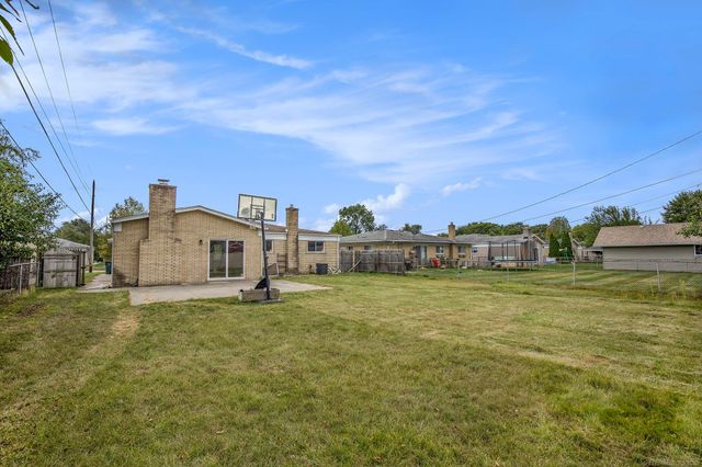 2987 Chesterfield Drive, Troy, MI 48083