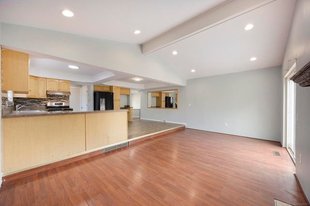 2987 Chesterfield Drive, Troy, MI 48083