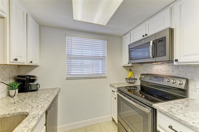 9810 DORADO AVENUE 9810, Bradenton, FL 34210