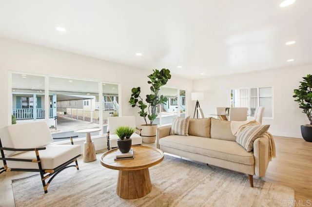 8301 Mission Gorge 274, Santee, CA 92071
