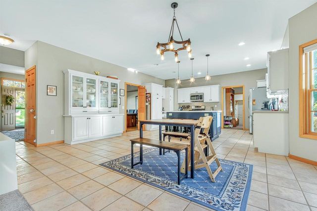 7201 Countrywood Lane, Madison, WI 53719