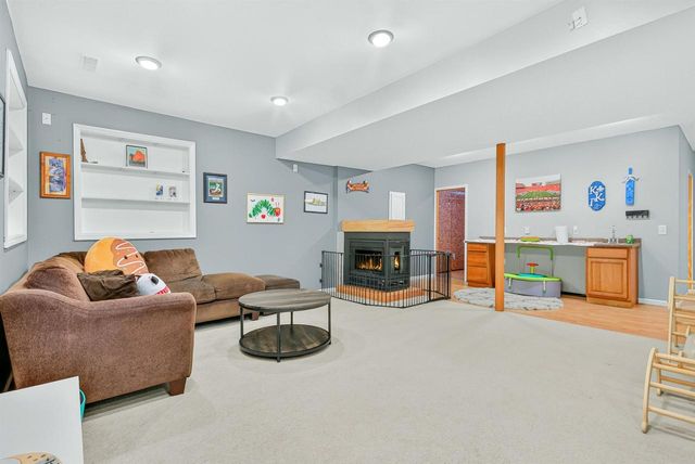 7201 Countrywood Lane, Madison, WI 53719