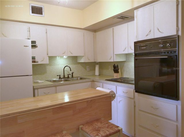2457 ECUADORIAN WAY 73, Clearwater, FL 33763
