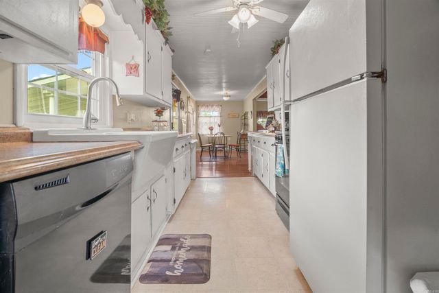 99 Sandtown Road, Morrilton, AR 72110