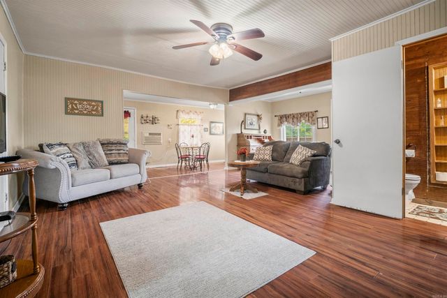 99 Sandtown Road, Morrilton, AR 72110