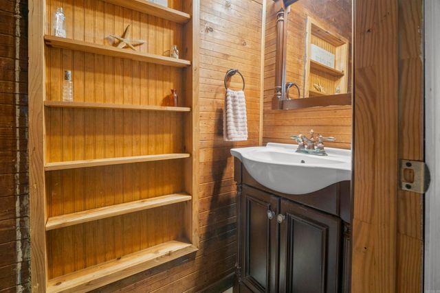 99 Sandtown Road, Morrilton, AR 72110