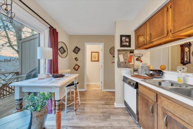 7239 Woods Crossing, Roanoke, VA 24018