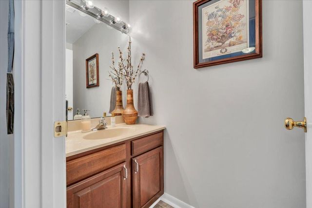 7239 Woods Crossing, Roanoke, VA 24018