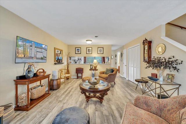 7239 Woods Crossing, Roanoke, VA 24018