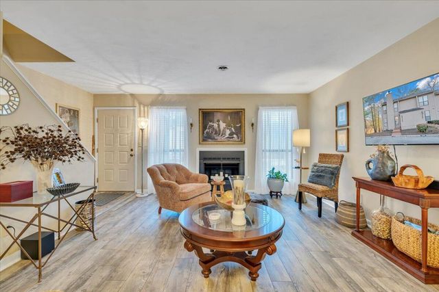 7239 Woods Crossing, Roanoke, VA 24018