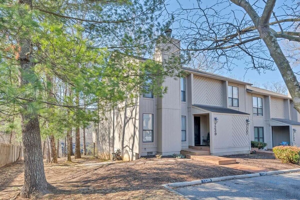 7239 Woods Crossing, Roanoke, VA 24018