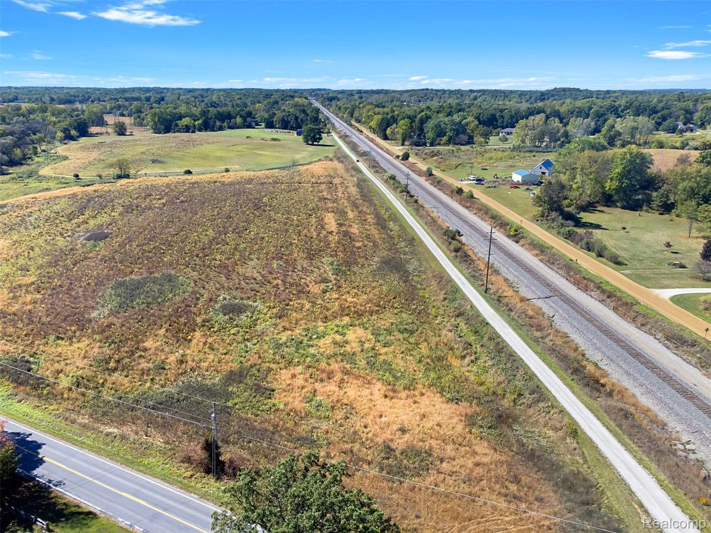 890 Pierce Road, Sylvan Township, MI 48118