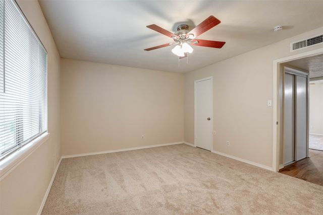 4814 Trailwood Drive, Grand Prairie, TX 75052
