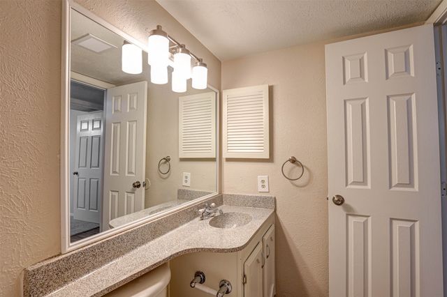 4814 Trailwood Drive, Grand Prairie, TX 75052