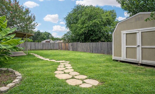 4814 Trailwood Drive, Grand Prairie, TX 75052