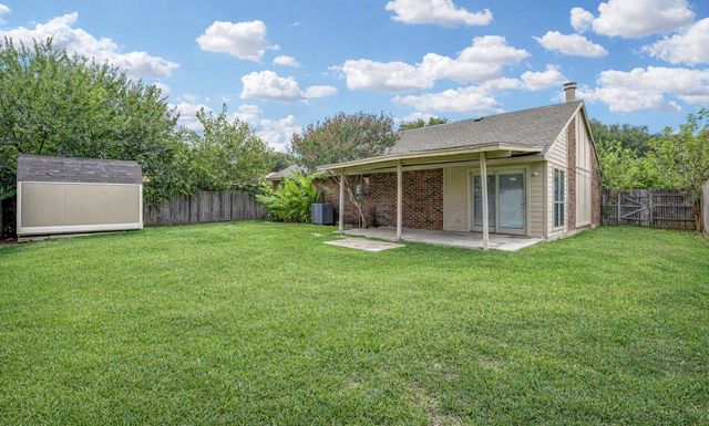 4814 Trailwood Drive, Grand Prairie, TX 75052