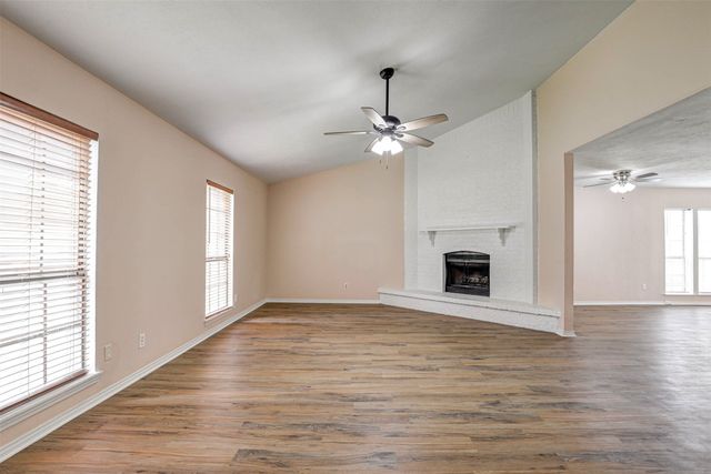 4814 Trailwood Drive, Grand Prairie, TX 75052