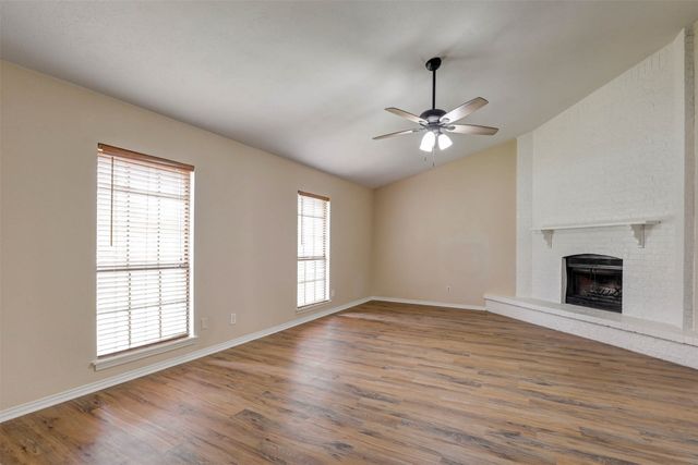 4814 Trailwood Drive, Grand Prairie, TX 75052