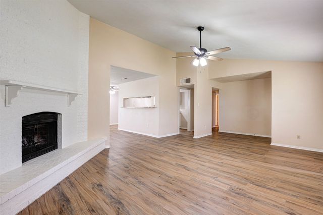 4814 Trailwood Drive, Grand Prairie, TX 75052