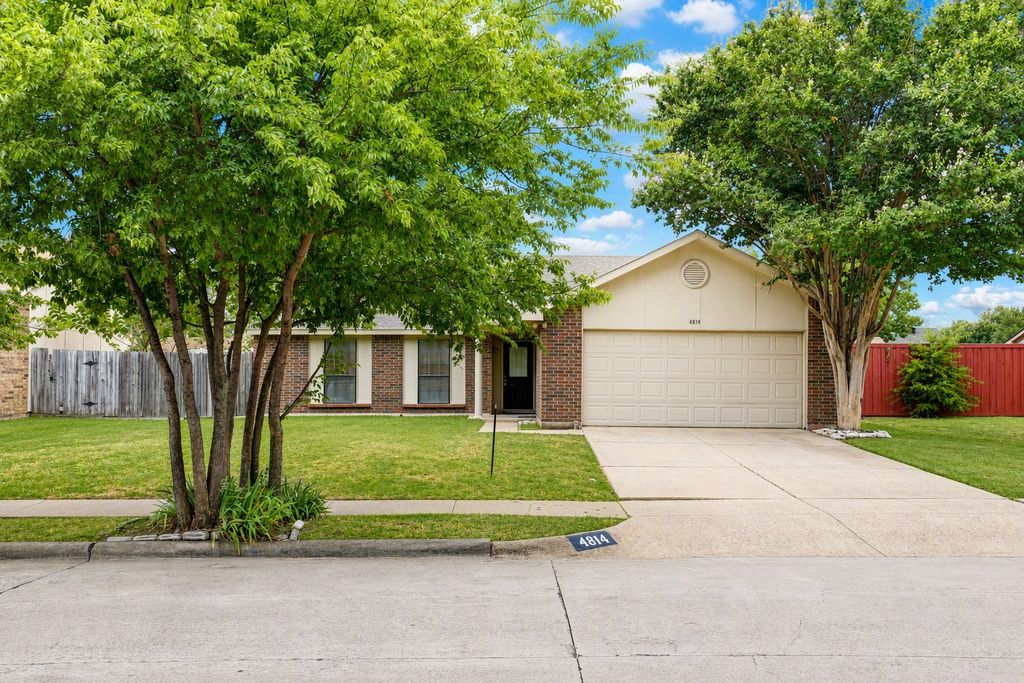 4814 Trailwood Drive, Grand Prairie, TX 75052