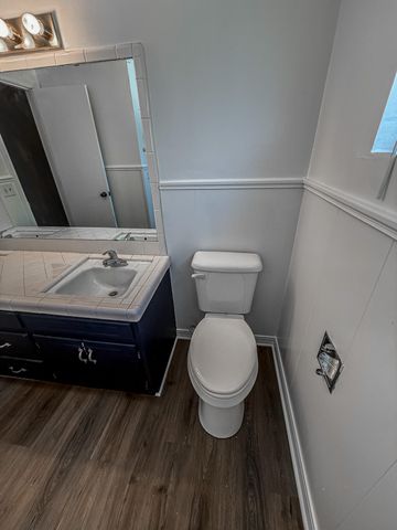 1690 W US Highway 70, Plainview, TX 79072