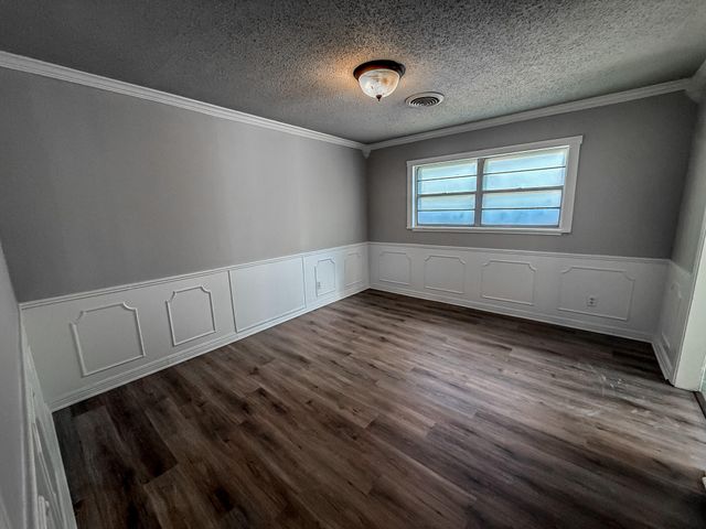 1690 W US Highway 70, Plainview, TX 79072