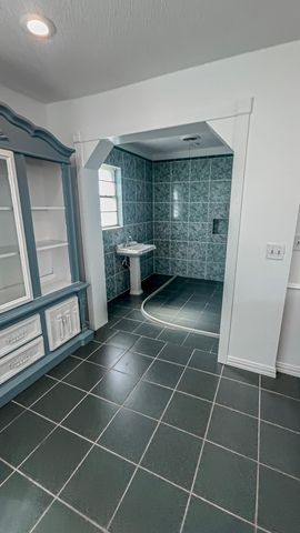 1690 W US Highway 70, Plainview, TX 79072