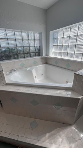 1690 W US Highway 70, Plainview, TX 79072