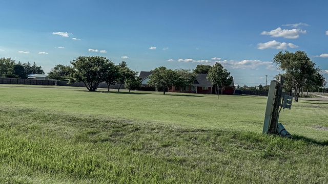 1690 W US Highway 70, Plainview, TX 79072