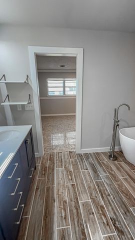 1690 W US Highway 70, Plainview, TX 79072